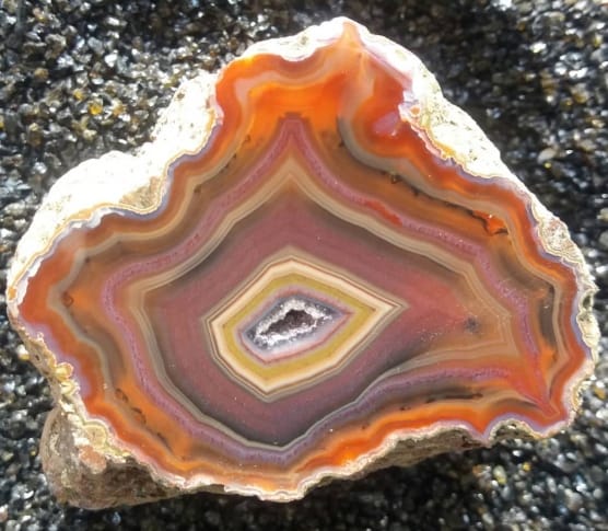 Condor Agate Characteristics